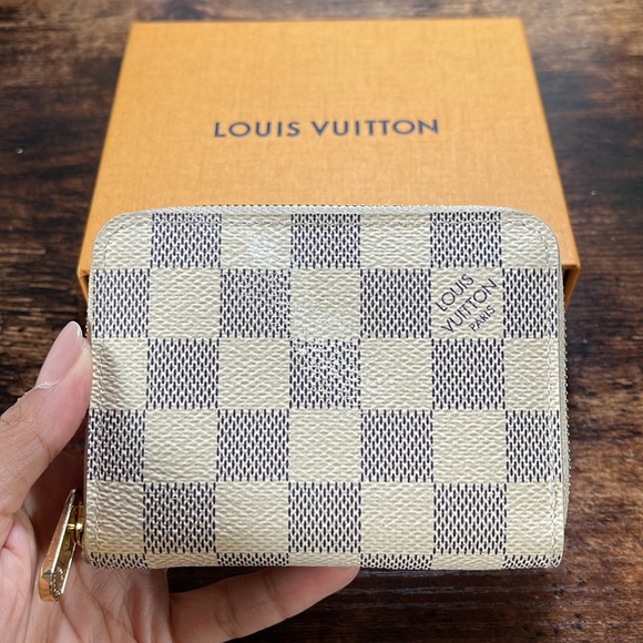 Louis Vuitton Zippy Coin Purse in Damier Azur - Picture 4 of 13
